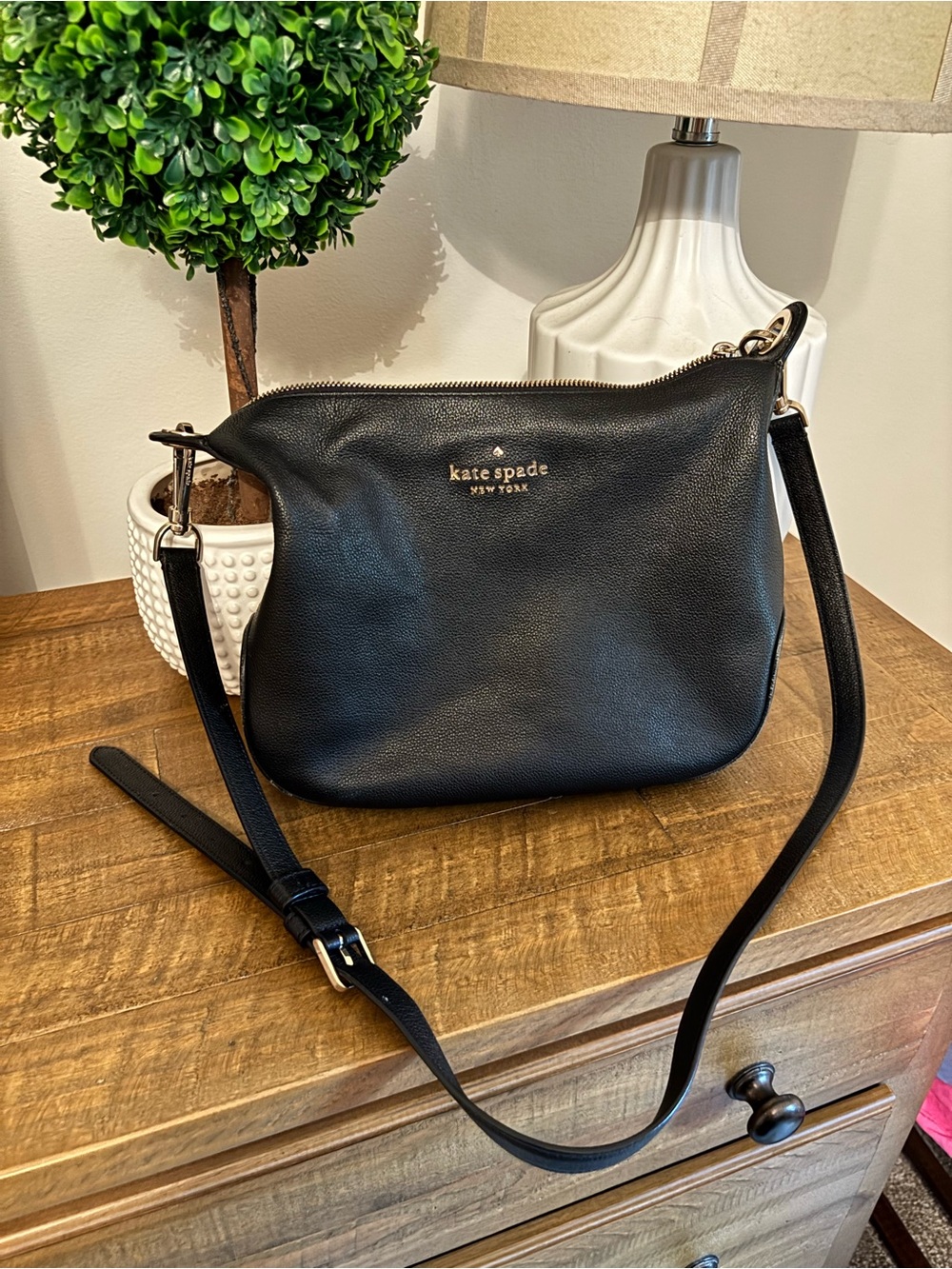 kate spade Black Pebble Leather Crossbody with Gold Logo - Picture 6 of 6